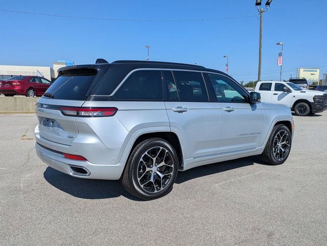 New 2024 Jeep Grand Cherokee Summit image 3