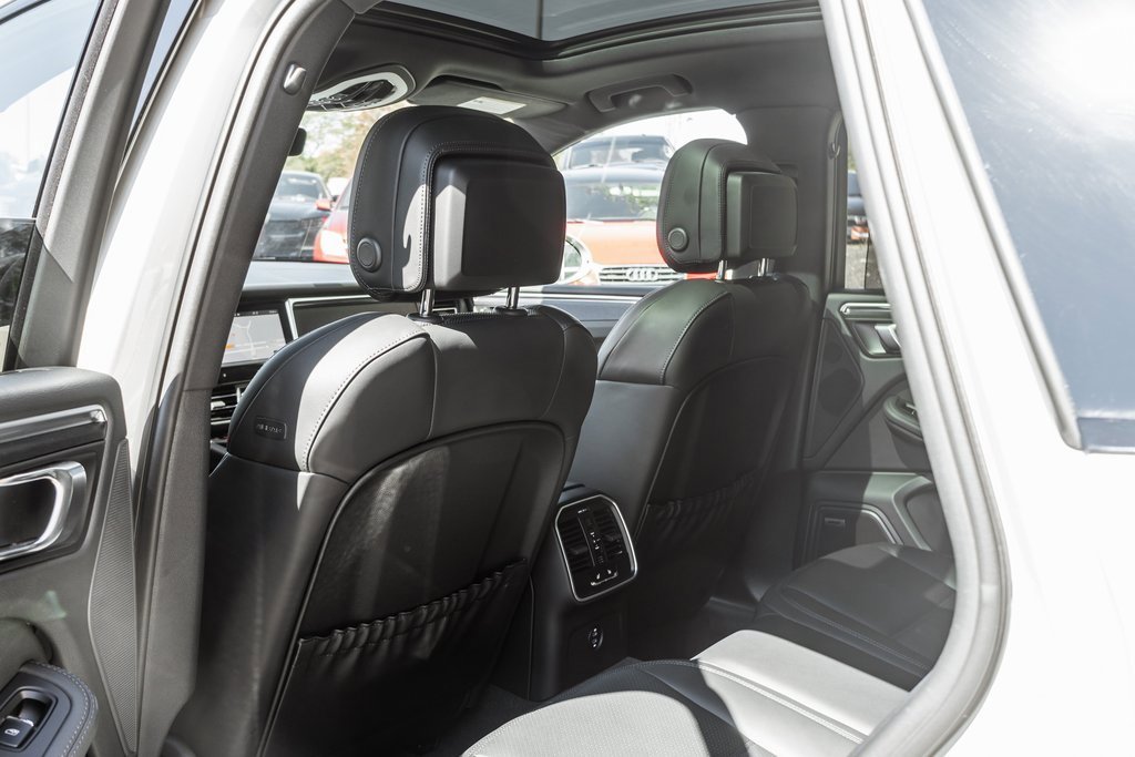 Used 2023 Porsche Macan GTS w/ Premium Package Plus image 32