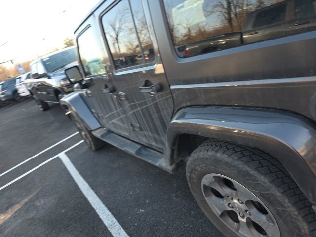 Used 2016 Jeep Wrangler Unlimited Sahara image 9