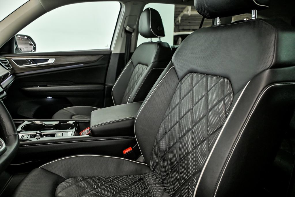 Certified 2025 Volkswagen Atlas SEL Premium R-Line image 13