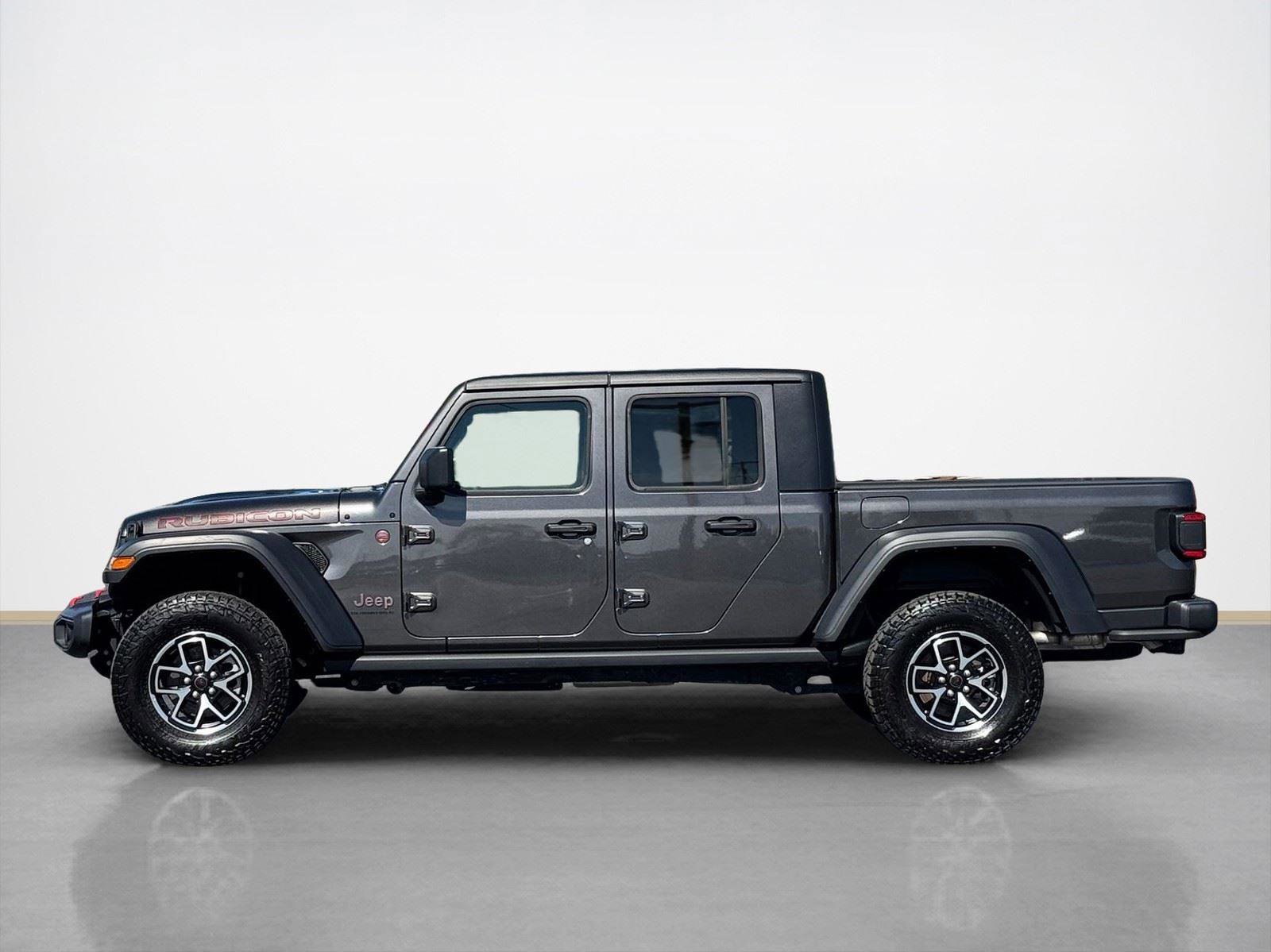 Used 2024 Jeep Gladiator Rubicon w/ Technology Group AWD/4WD image 4