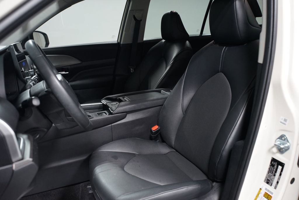 Certified 2024 Toyota Grand Highlander XLE image 26