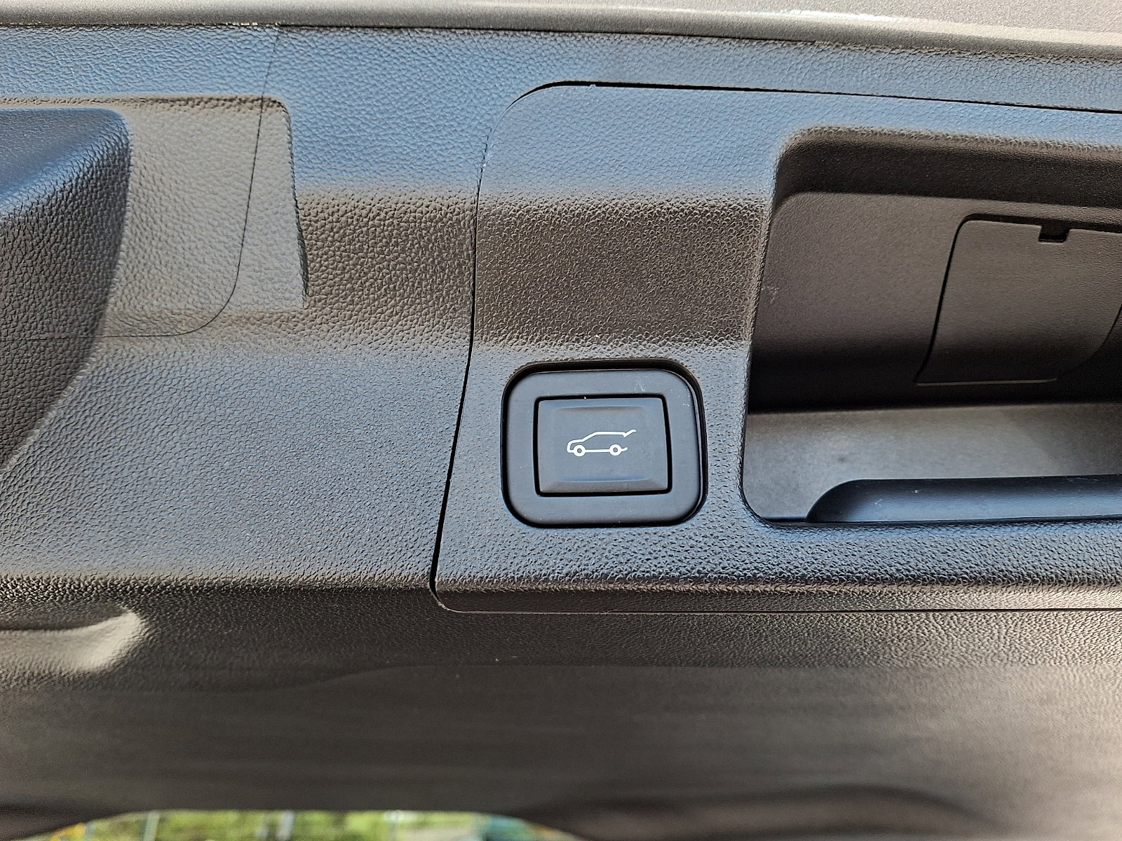 Used 2023 GMC Acadia SLT w/ Elevation Edition image 32