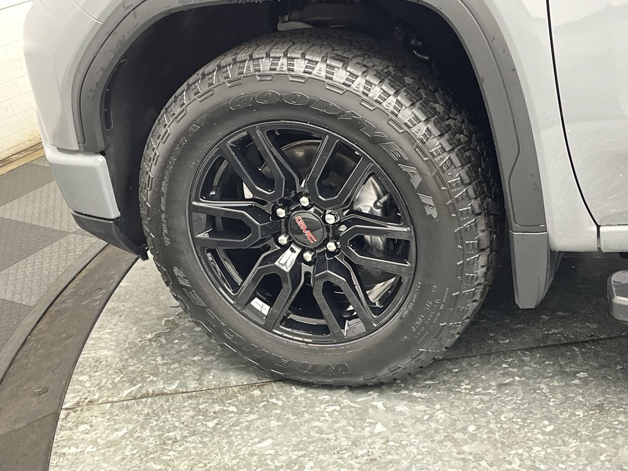 Used 2024 GMC Sierra 1500 Elevation w/ LPO, Elevation Black Package AWD/4WD image 37