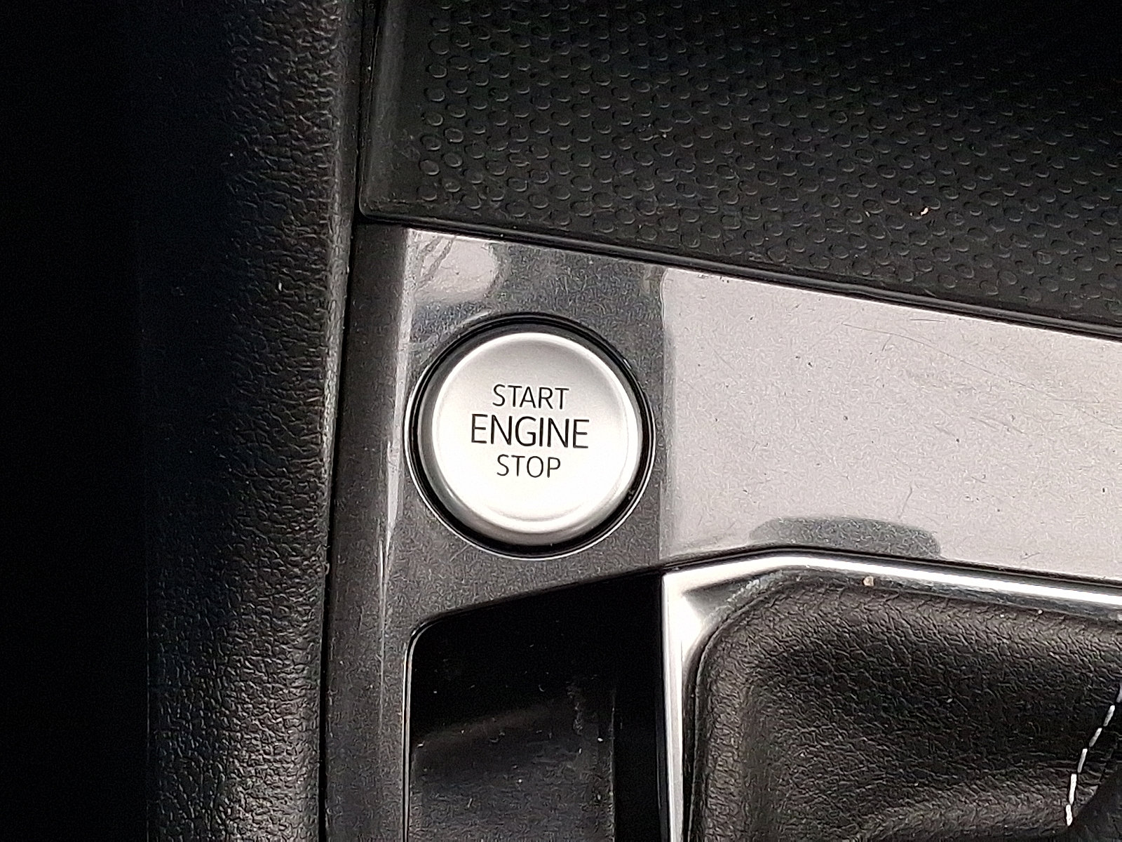 Used 2022 Volkswagen Tiguan S image 21