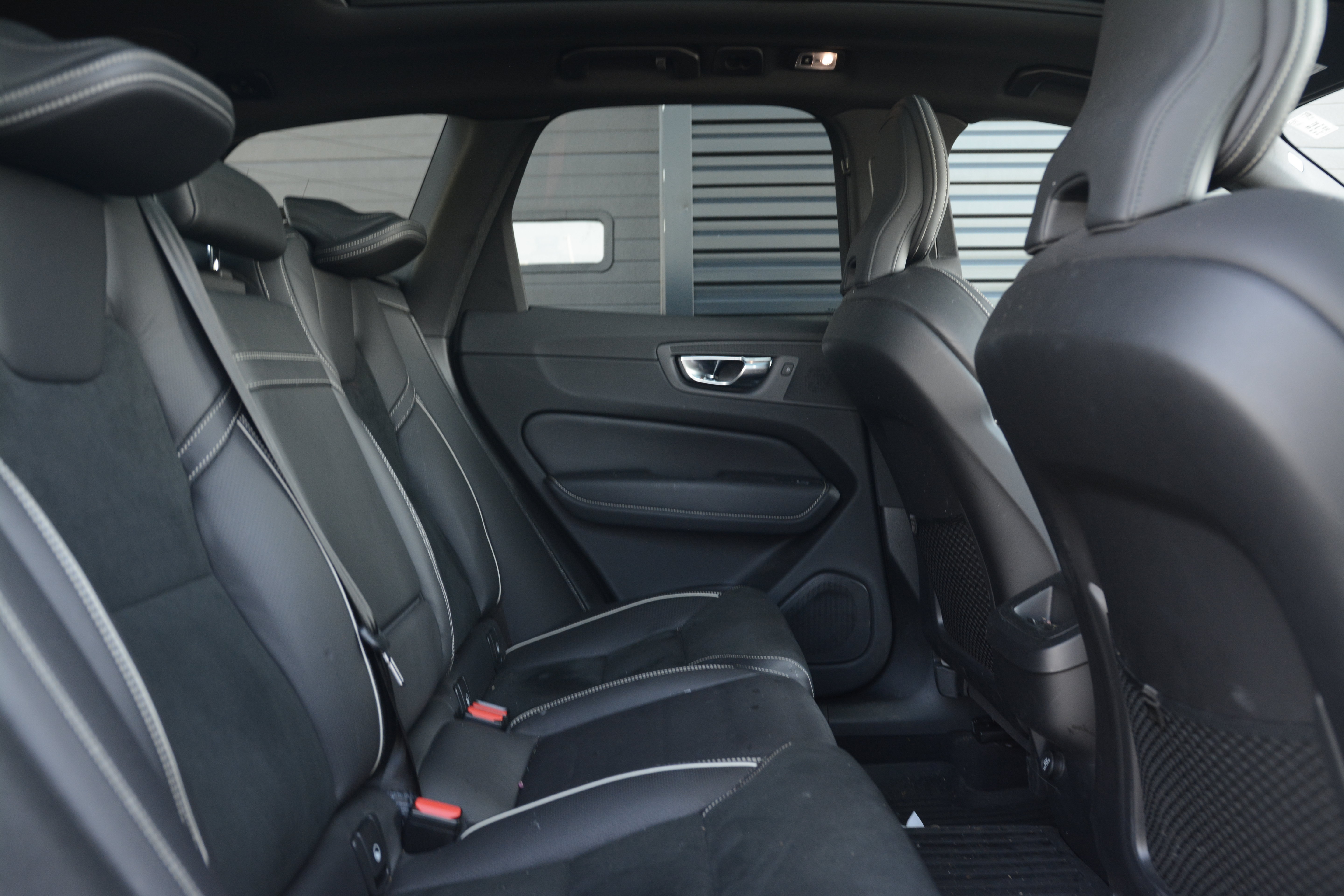 Used 2019 Volvo XC60 T6 R-Design w/ Protection Package Premier AWD/4WD image 31