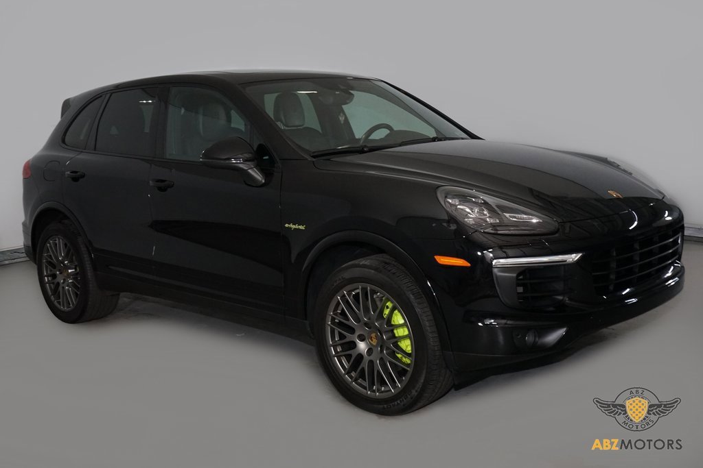 Used 2017 Porsche Cayenne S image 2