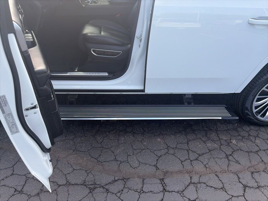 Used 2025 Jeep Grand Wagoneer 4WD image 36