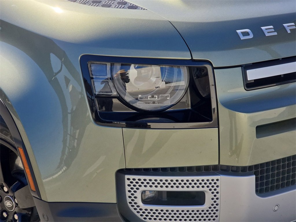 Used 2021 Land Rover Defender 110 SE image 35