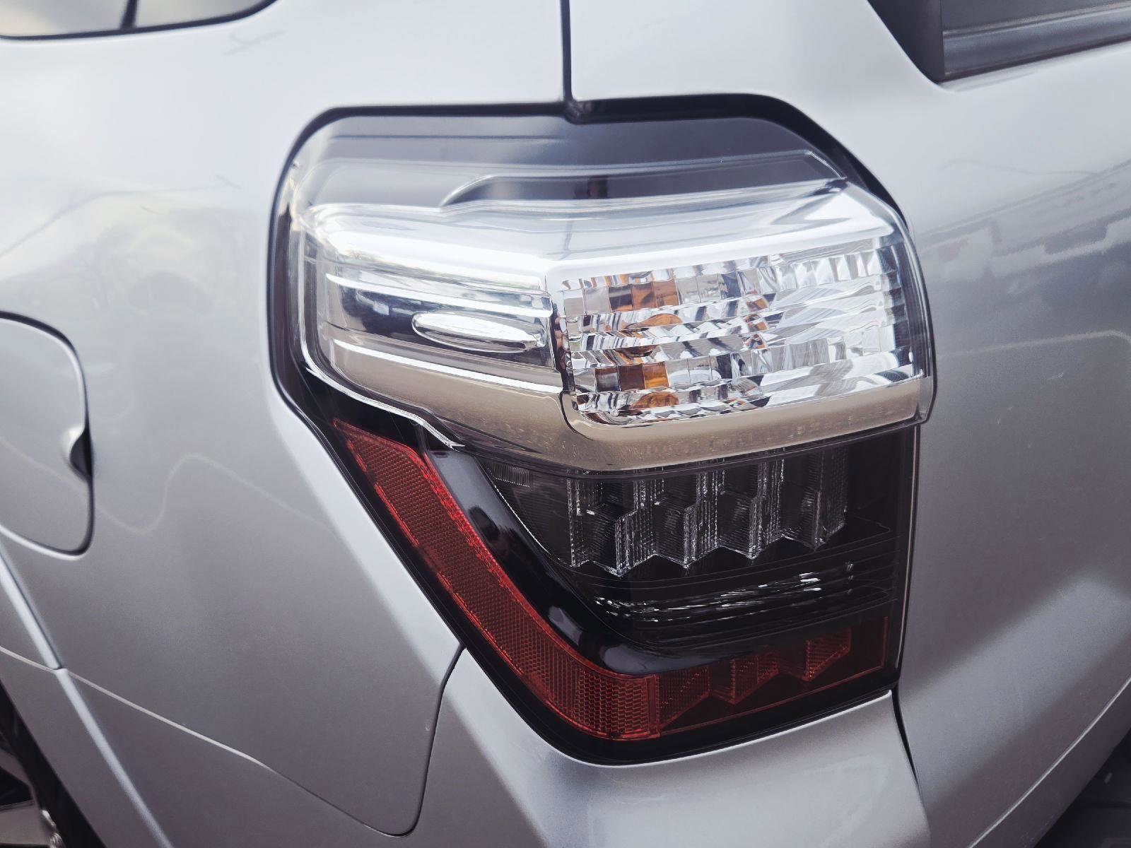 Used 2021 Toyota 4Runner TRD Off-Road Premium AWD/4WD image 16