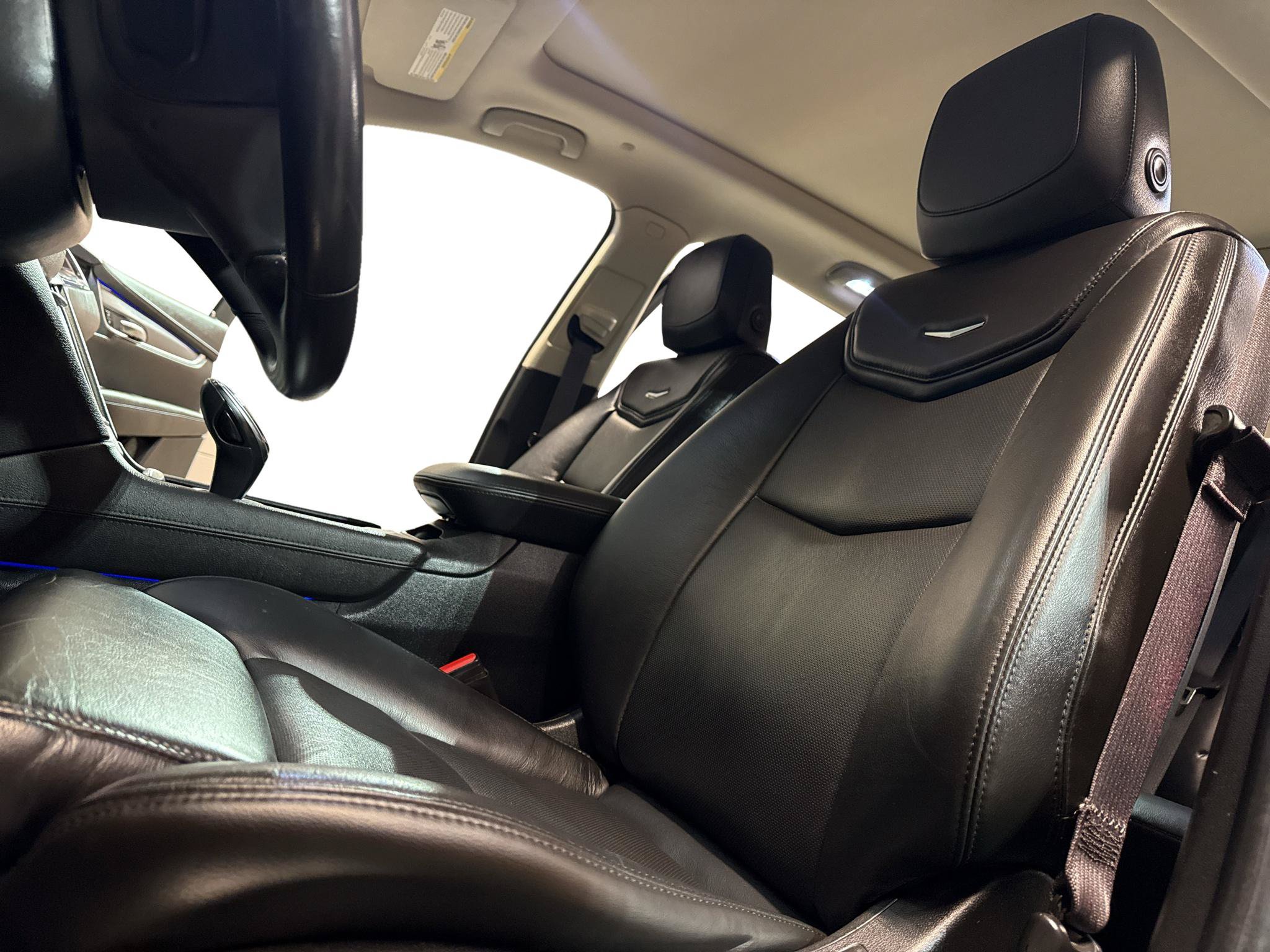 Used 2017 Cadillac XT5 Premium Luxury w/ Driver Assist Package AWD/4WD image 16