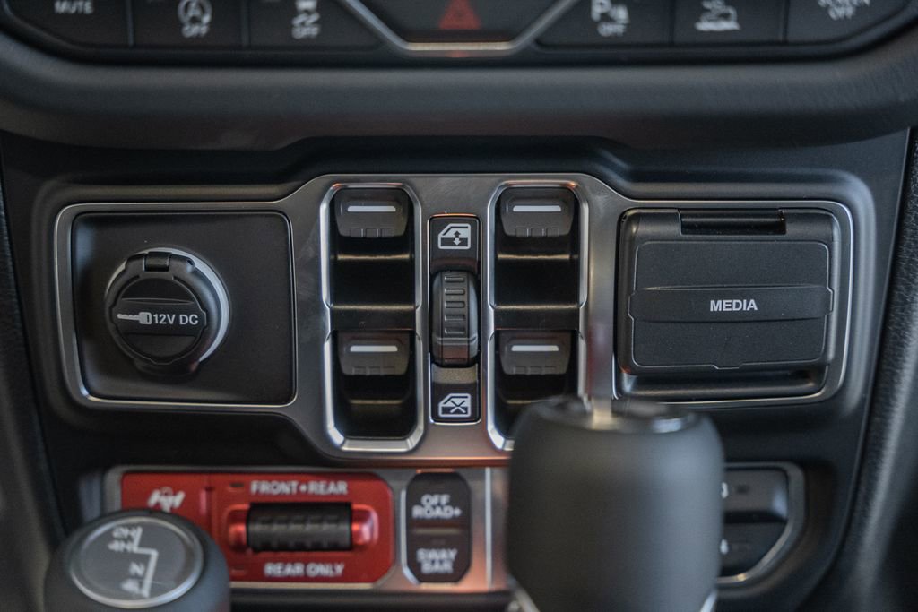 New 2025 Jeep Wrangler Rubicon w/ Steel Bumper Group image 23