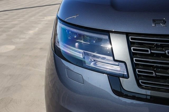 New 2025 Land Rover Range Rover Long Wheelbase SE image 10