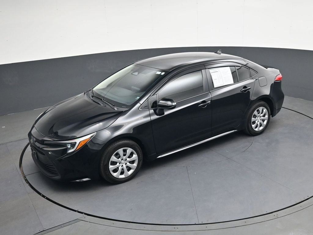 Used 2024 Toyota Corolla LE FWD image 28