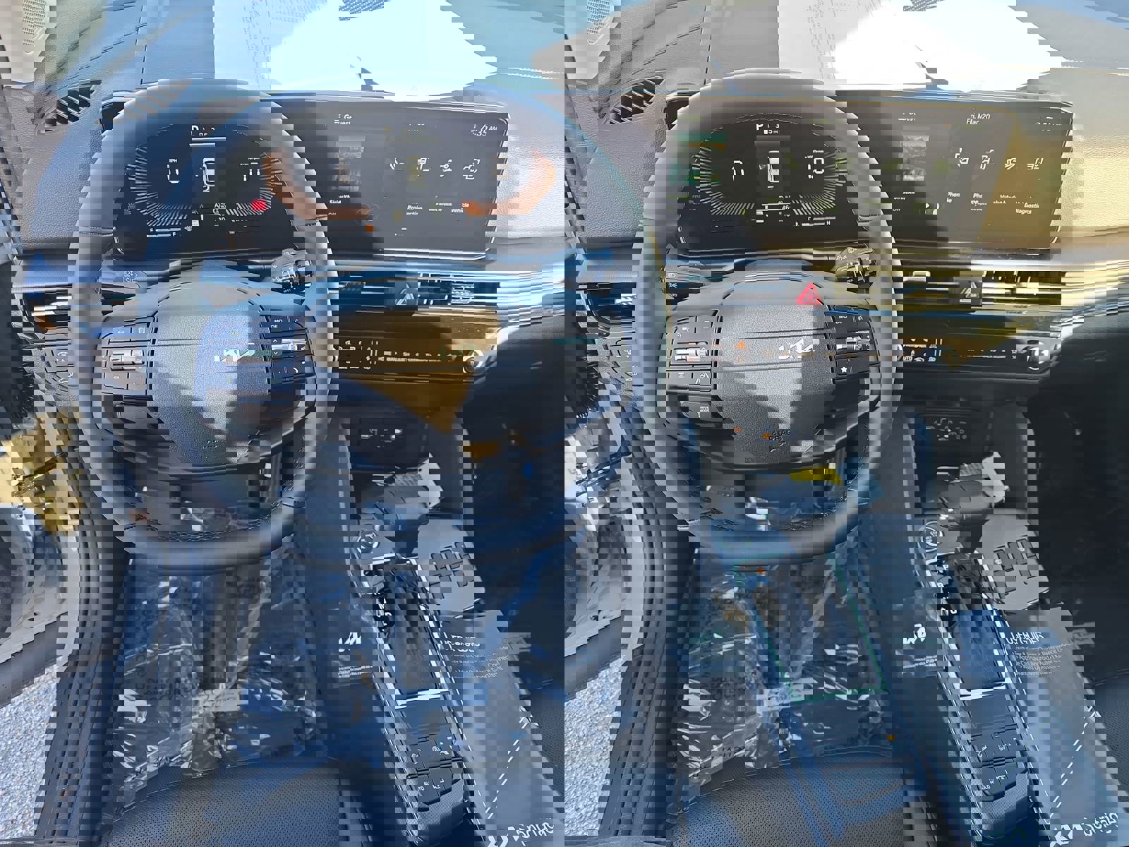 New 2026 Kia Sportage EX image 18