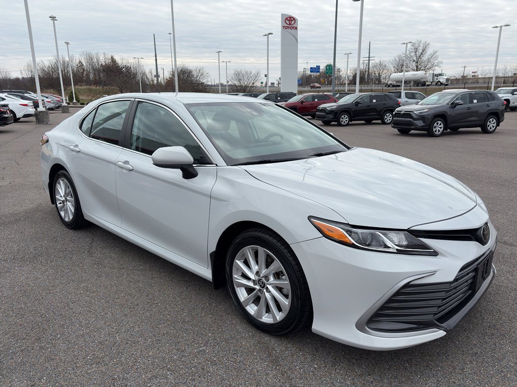 Used 2024 Toyota Camry LE image 7