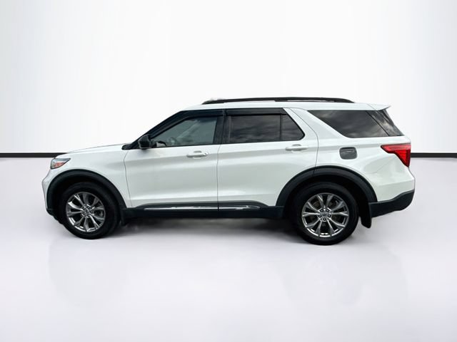 Certified 2022 Ford Explorer XLT w/ Equipment Group 202A AWD/4WD image 6