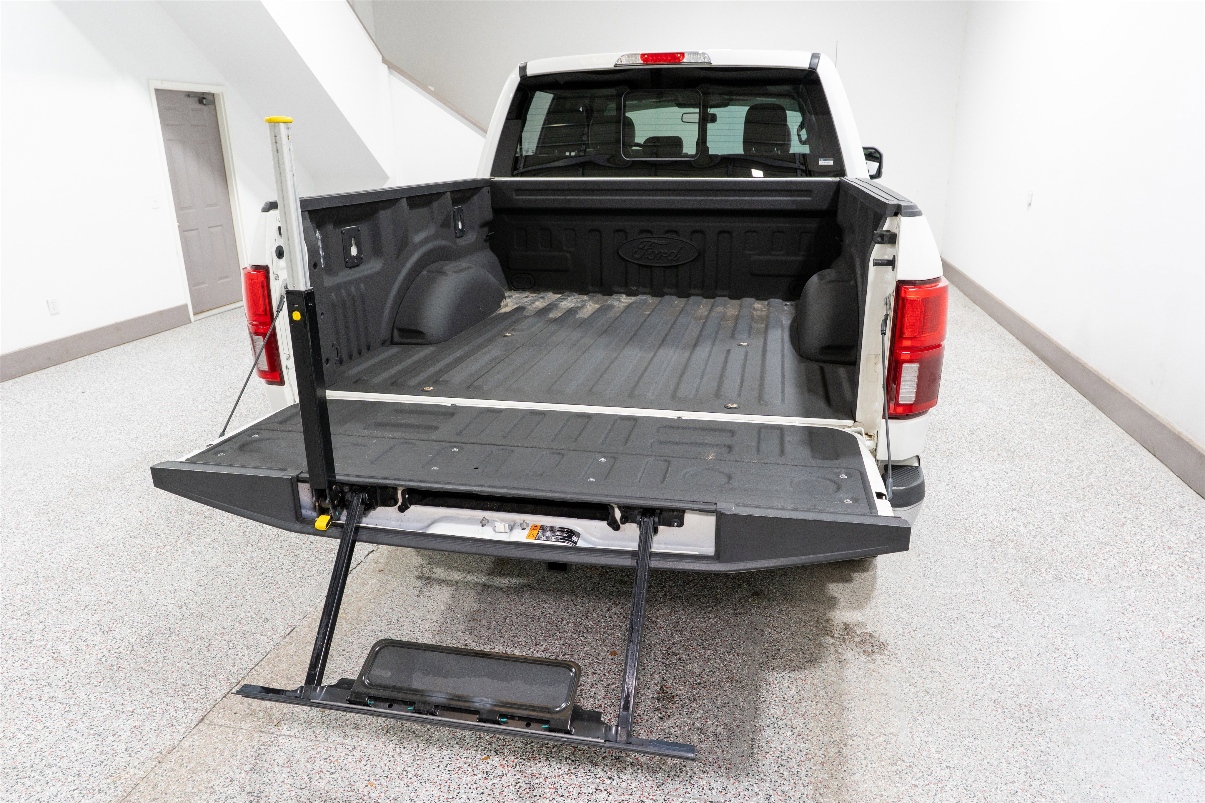 Used 2020 Ford F150 Lariat w/ Equipment Group 502A Luxury image 11