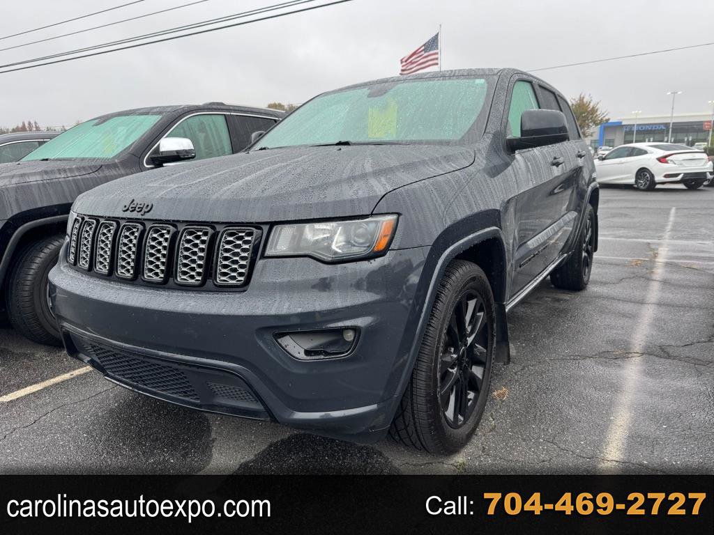 Used 2017 Jeep Grand Cherokee Altitude image 1