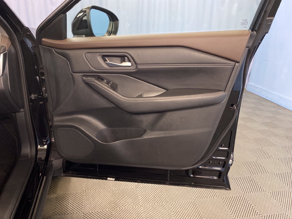 Used 2023 Nissan Rogue SV w/ SV Premium B Package AWD/4WD image 43