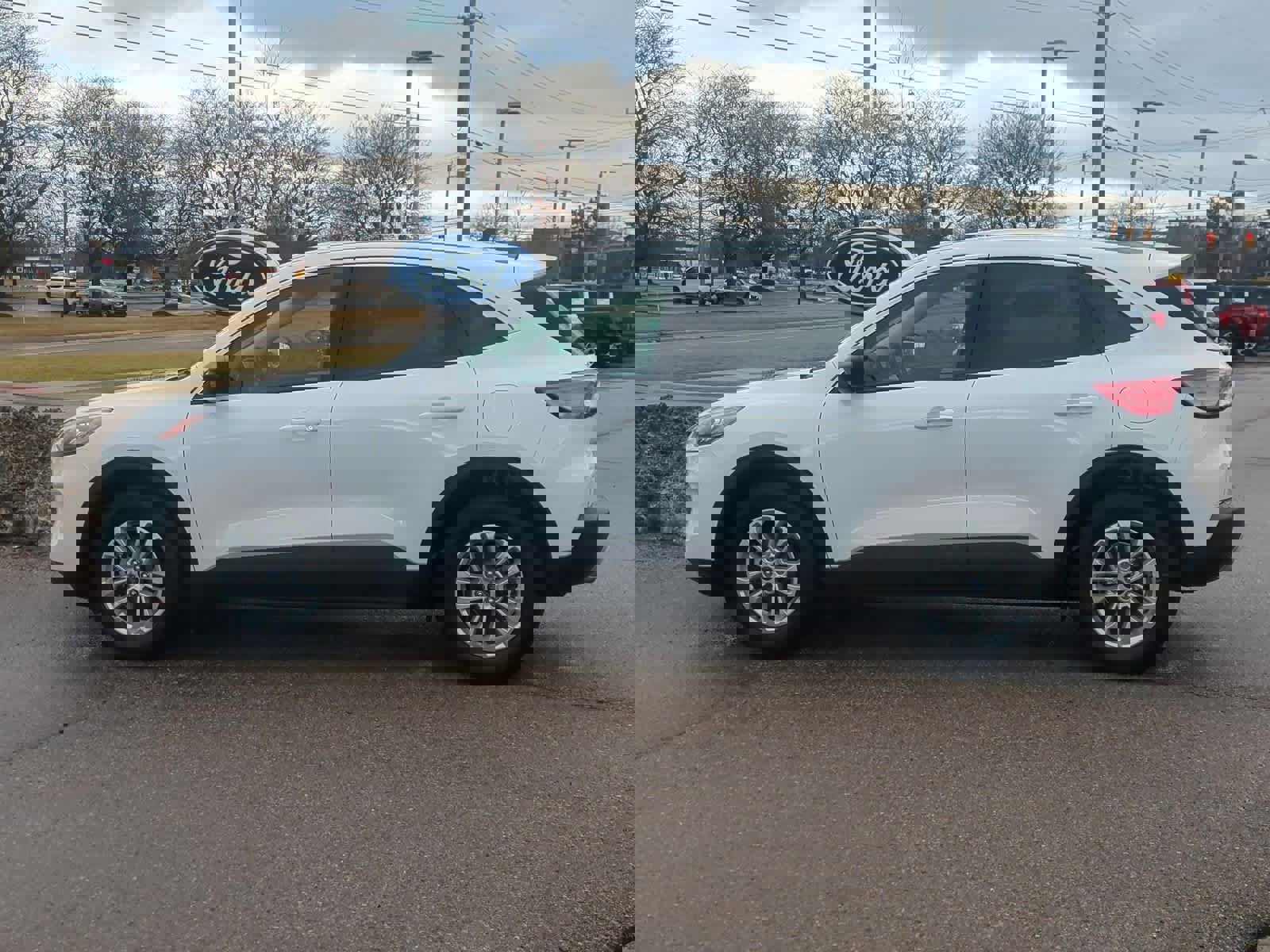 Used 2022 Ford Escape SE image 5