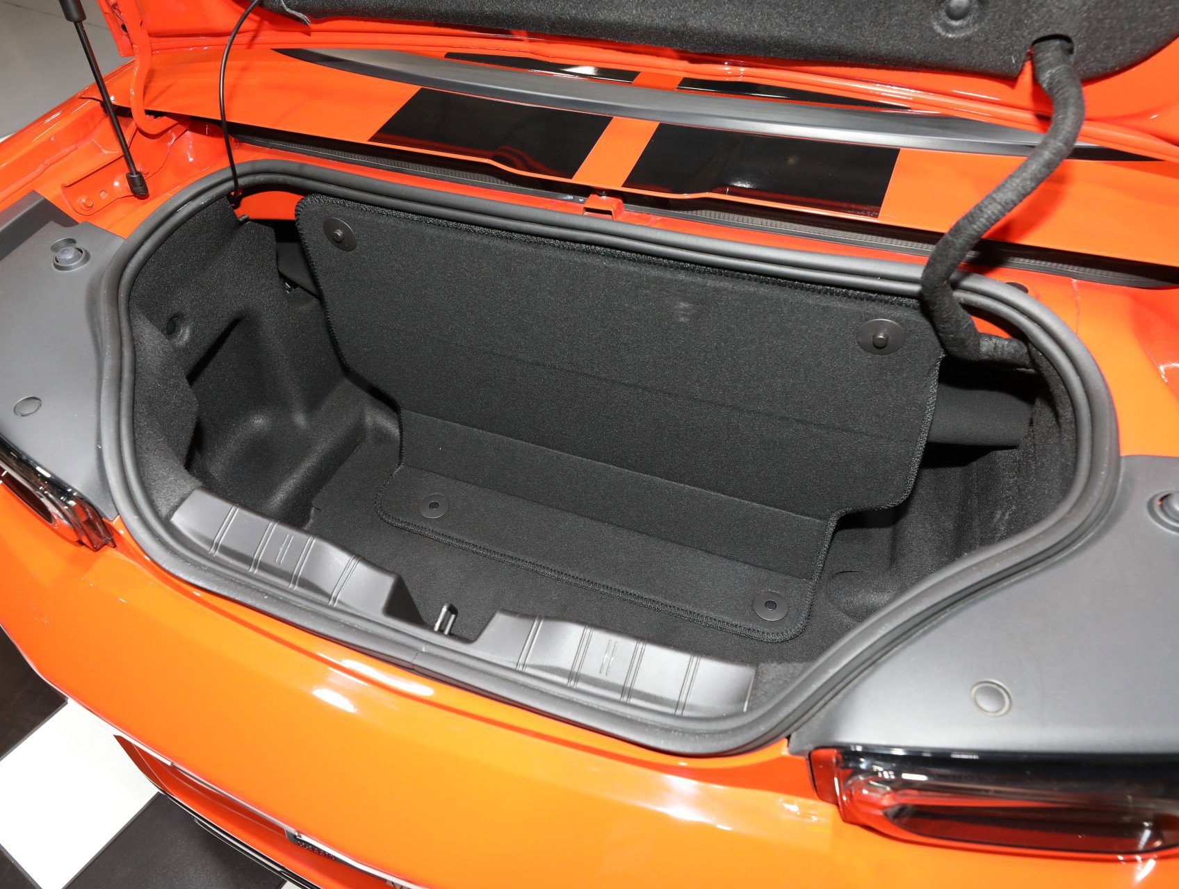 Used 2020 Chevrolet Camaro SS RWD image 5