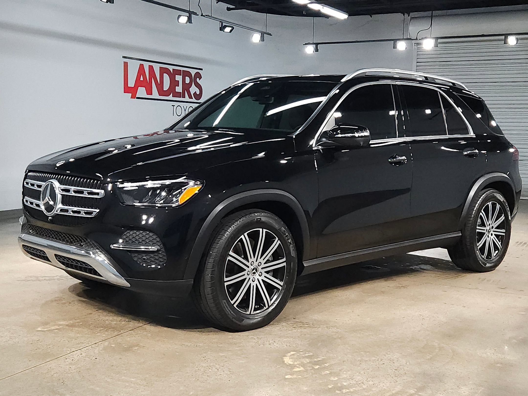 Used 2025 Mercedes-Benz GLE 450 4MATIC image 3