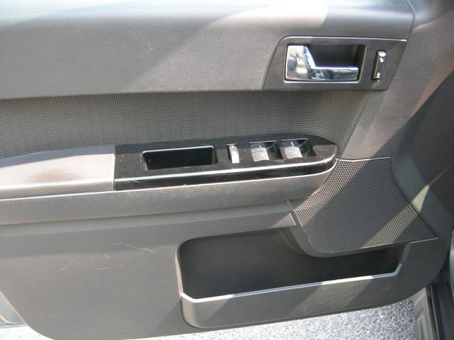 Used 2010 Ford Escape Limited AWD/4WD image 8