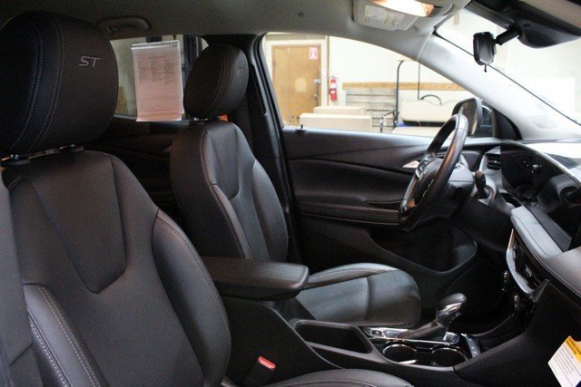 Certified 2024 Buick Encore GX Sport Touring image 10