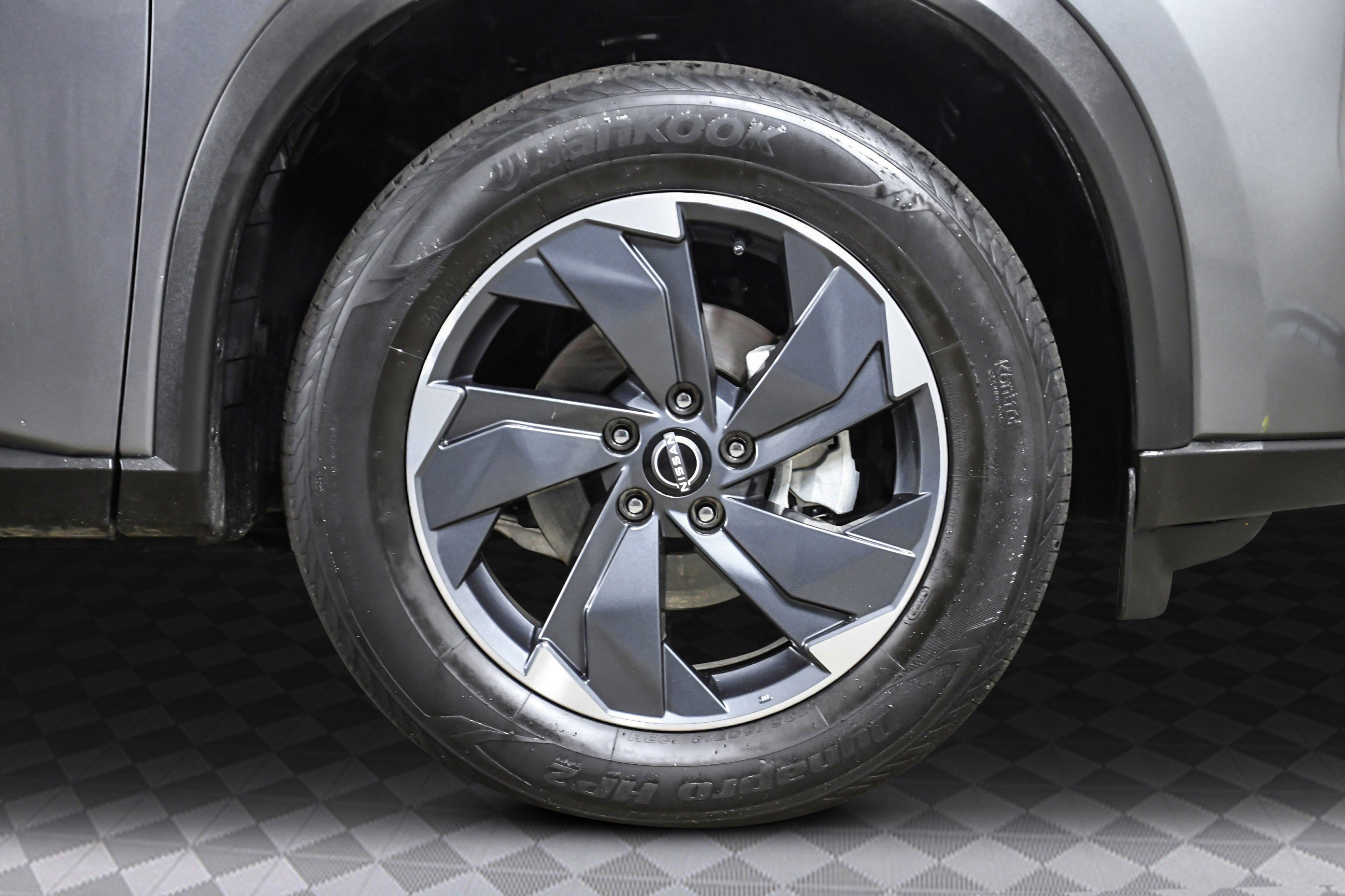 Used 2024 Nissan Rogue SV image 34