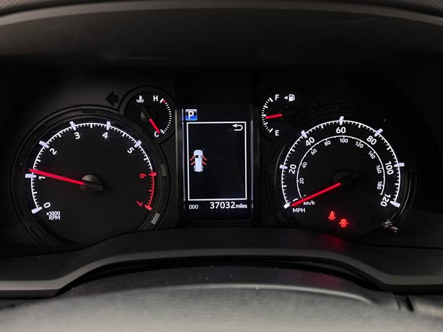 Used 2023 Toyota 4Runner SR5 Premium w/ Moonroof Package RWD image 18
