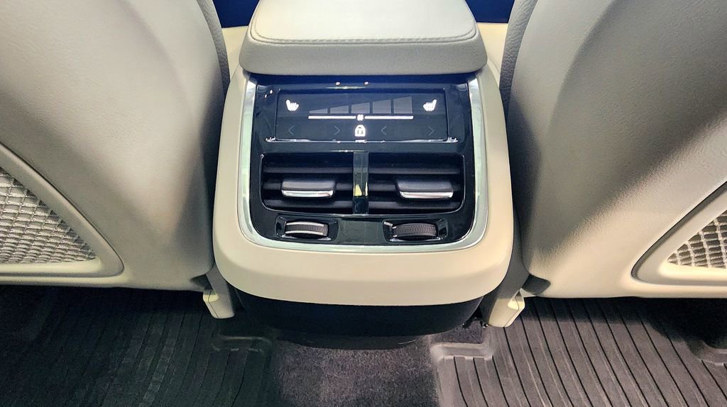 Used 2021 Volvo XC90 T5 Momentum w/ Climate Package AWD/4WD image 61