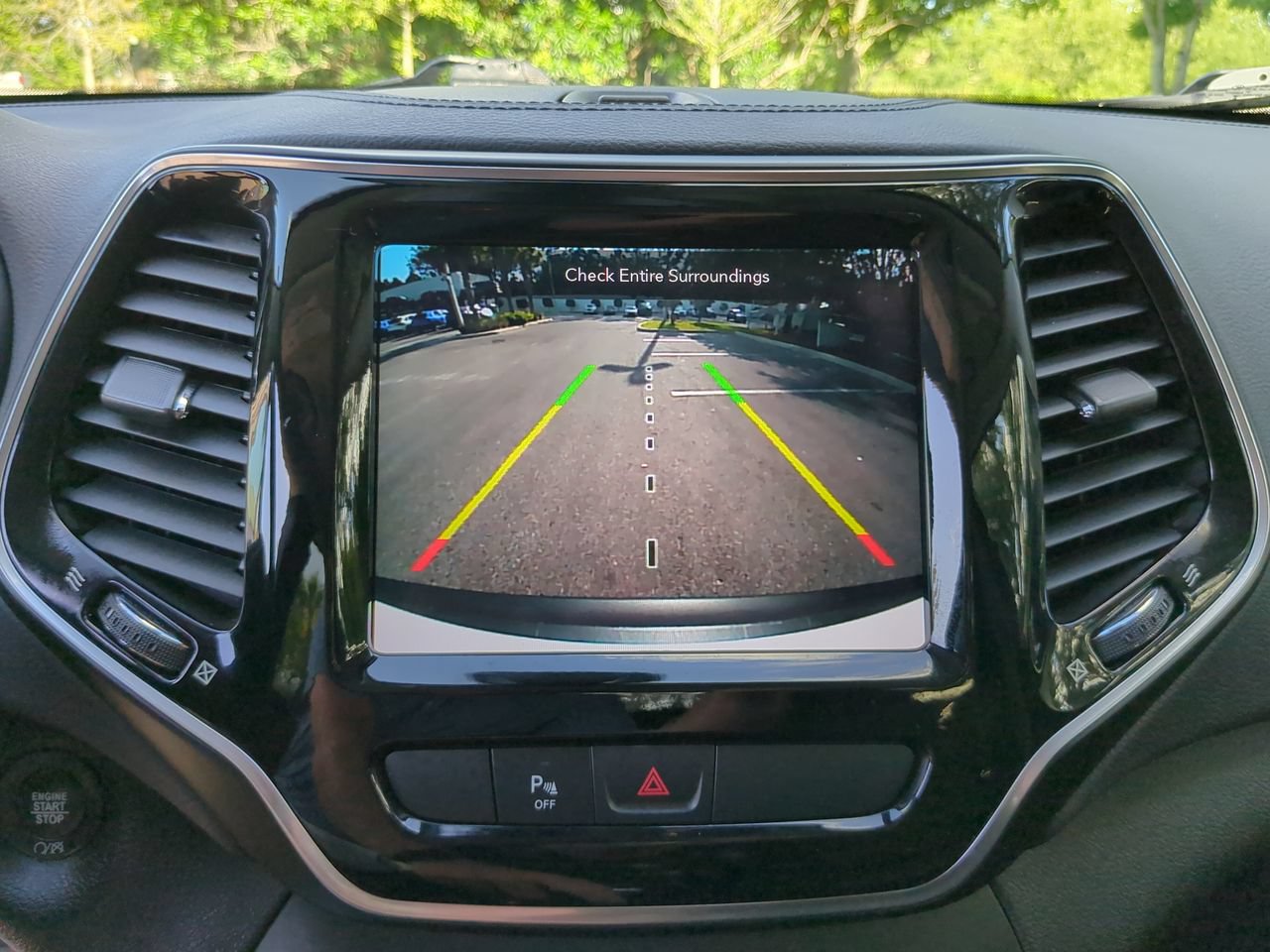 Used 2020 Jeep Cherokee Limited FWD image 28