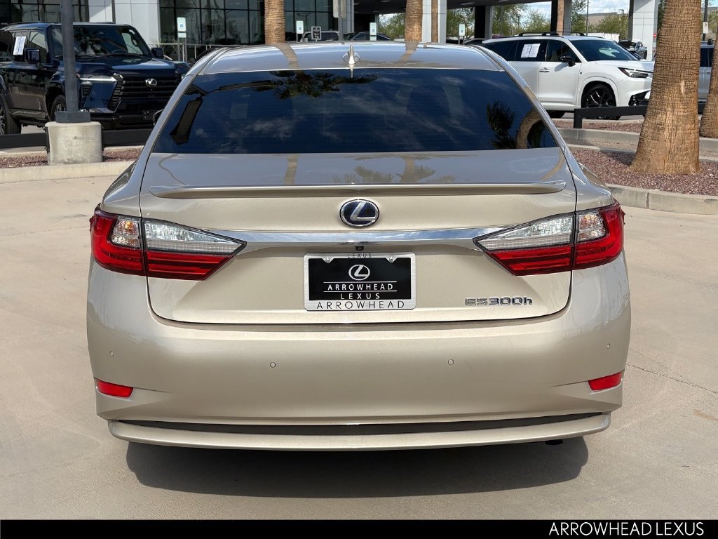 Used 2018 Lexus ES 300h w/ Luxury Package FWD image 4