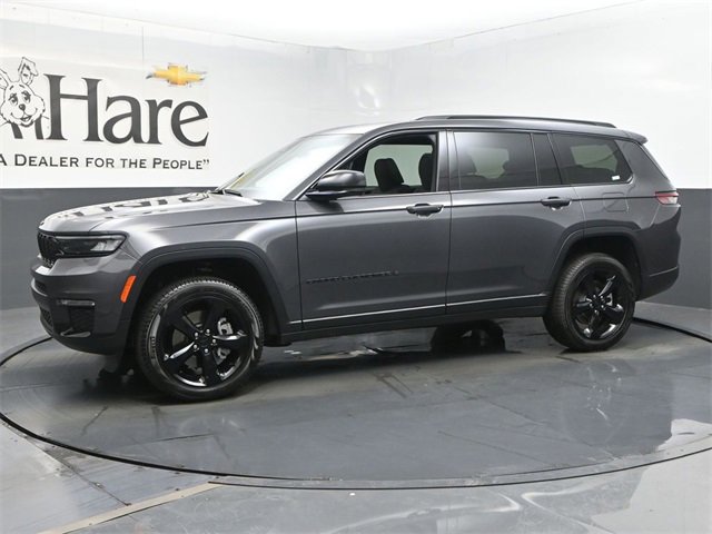 Used 2025 Jeep Grand Cherokee L Limited w/ Black Appearance Package image 34