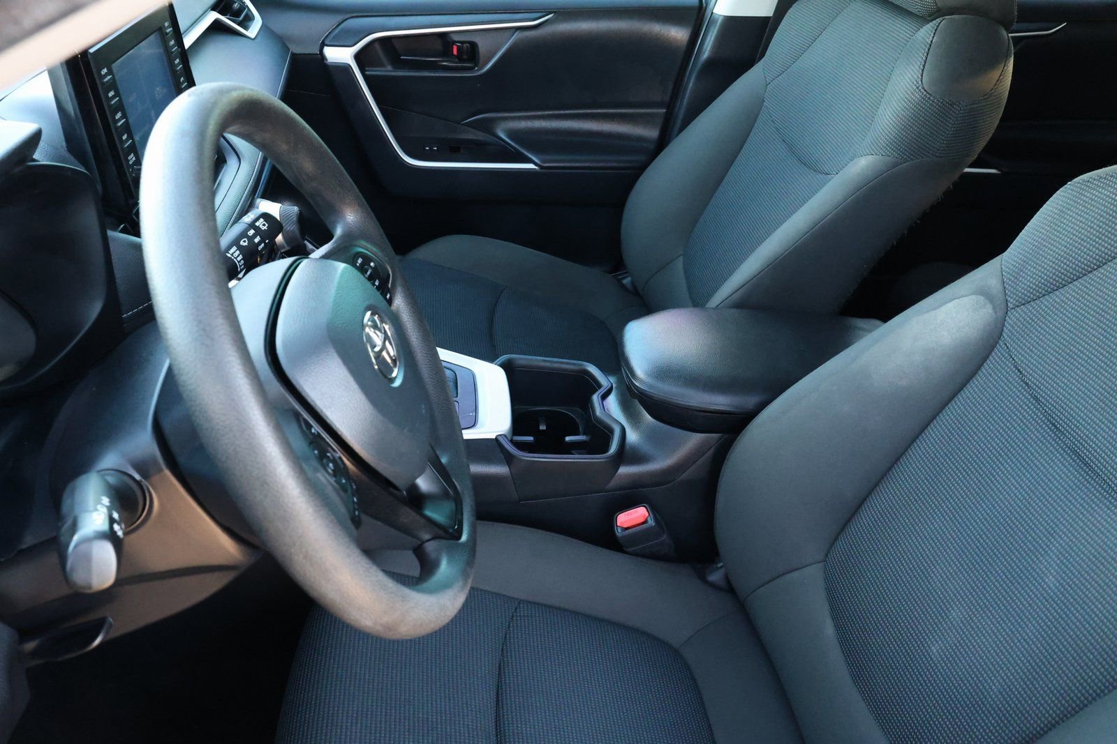 Used 2022 Toyota RAV4 LE image 14