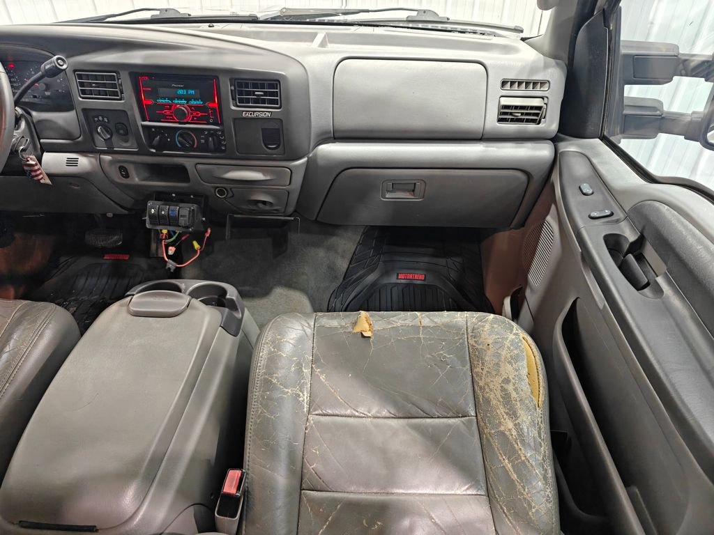 Used 2004 Ford Excursion XLT AWD/4WD image 21