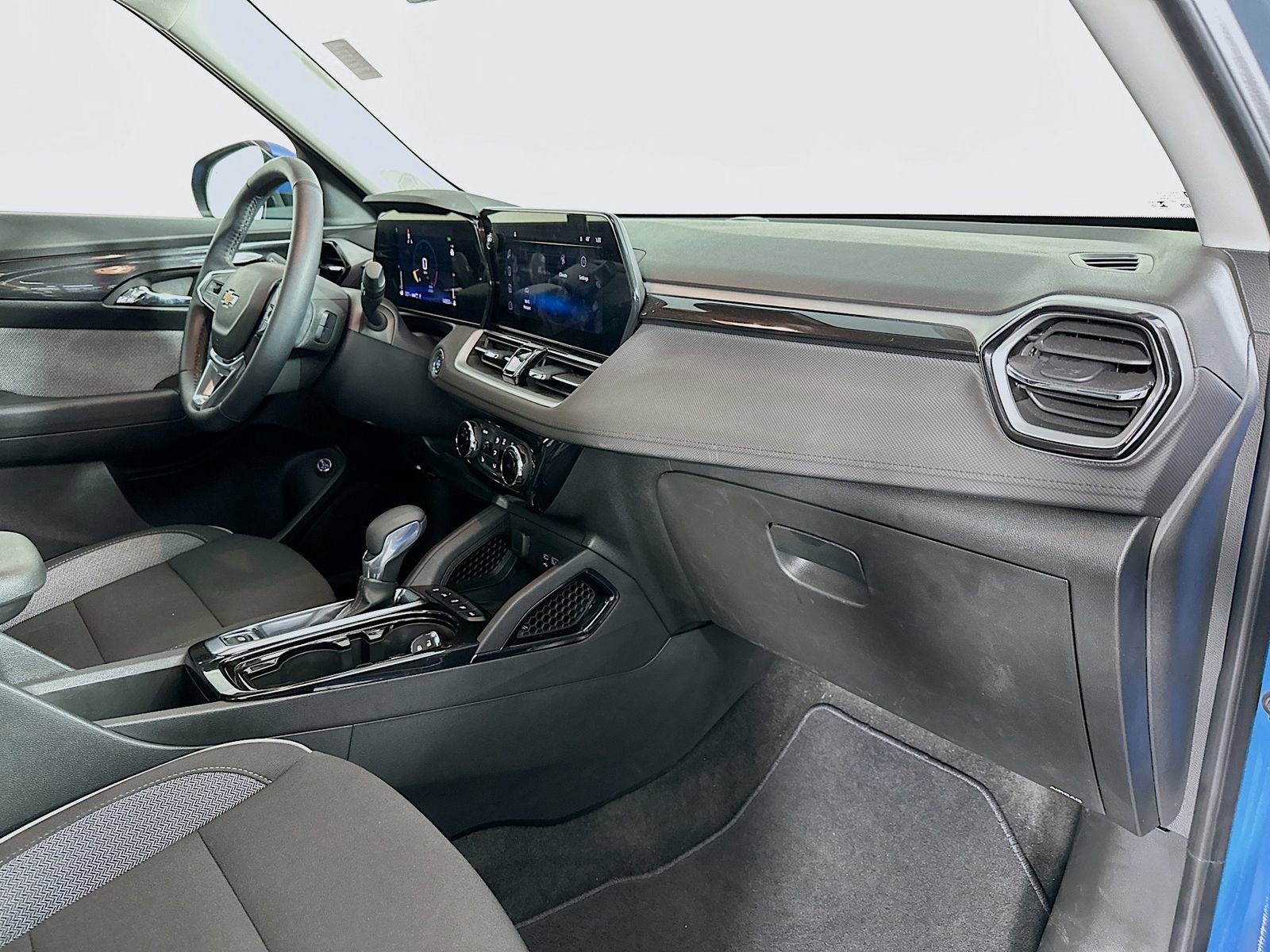 Used 2024 Chevrolet TrailBlazer LT w/ Convenience Package image 28