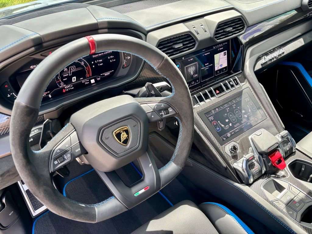 Used 2024 Lamborghini Urus Performante AWD/4WD image 13