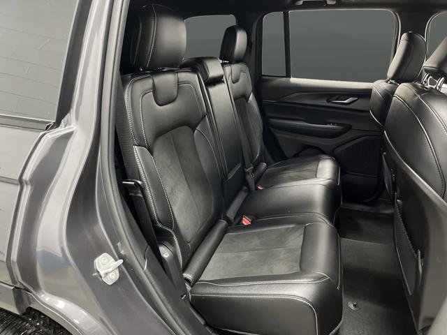 Used 2023 Jeep Grand Cherokee Altitude image 29