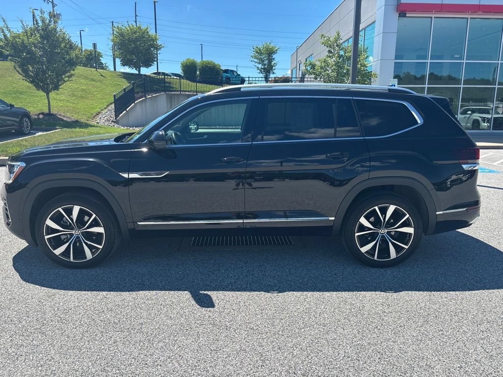 Used 2025 Volkswagen Atlas SEL Premium R-Line AWD/4WD image 12