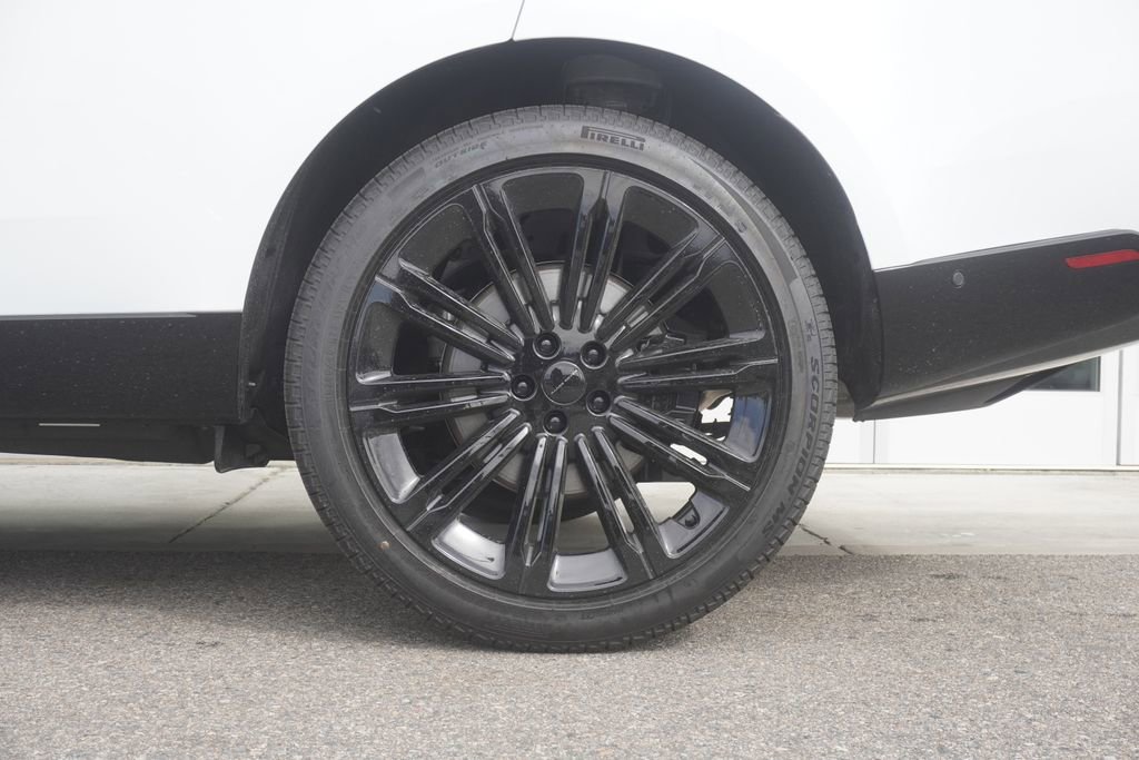 New 2026 Land Rover Range Rover SE image 33