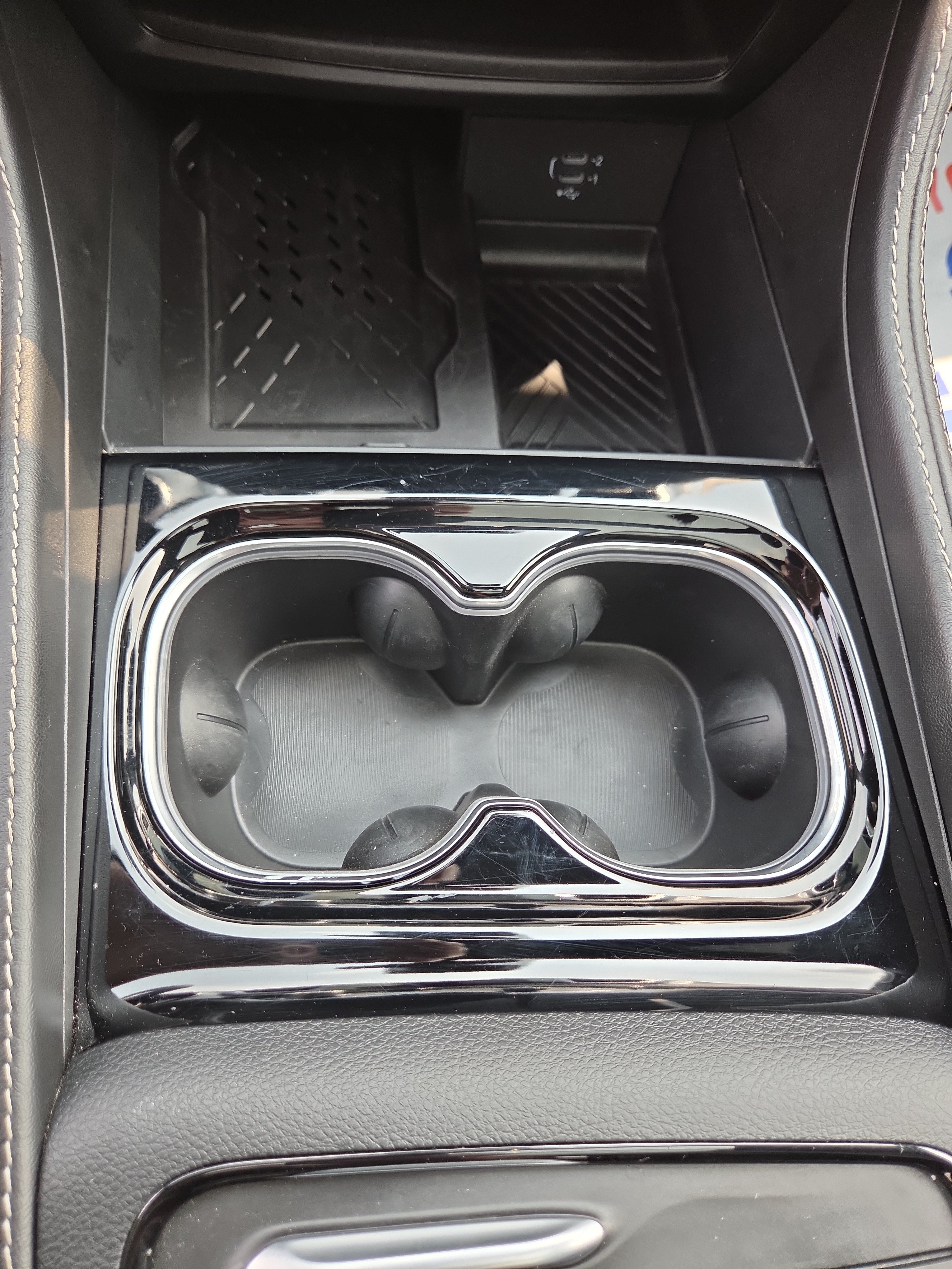 Used 2026 Chrysler Pacifica Limited FWD image 7