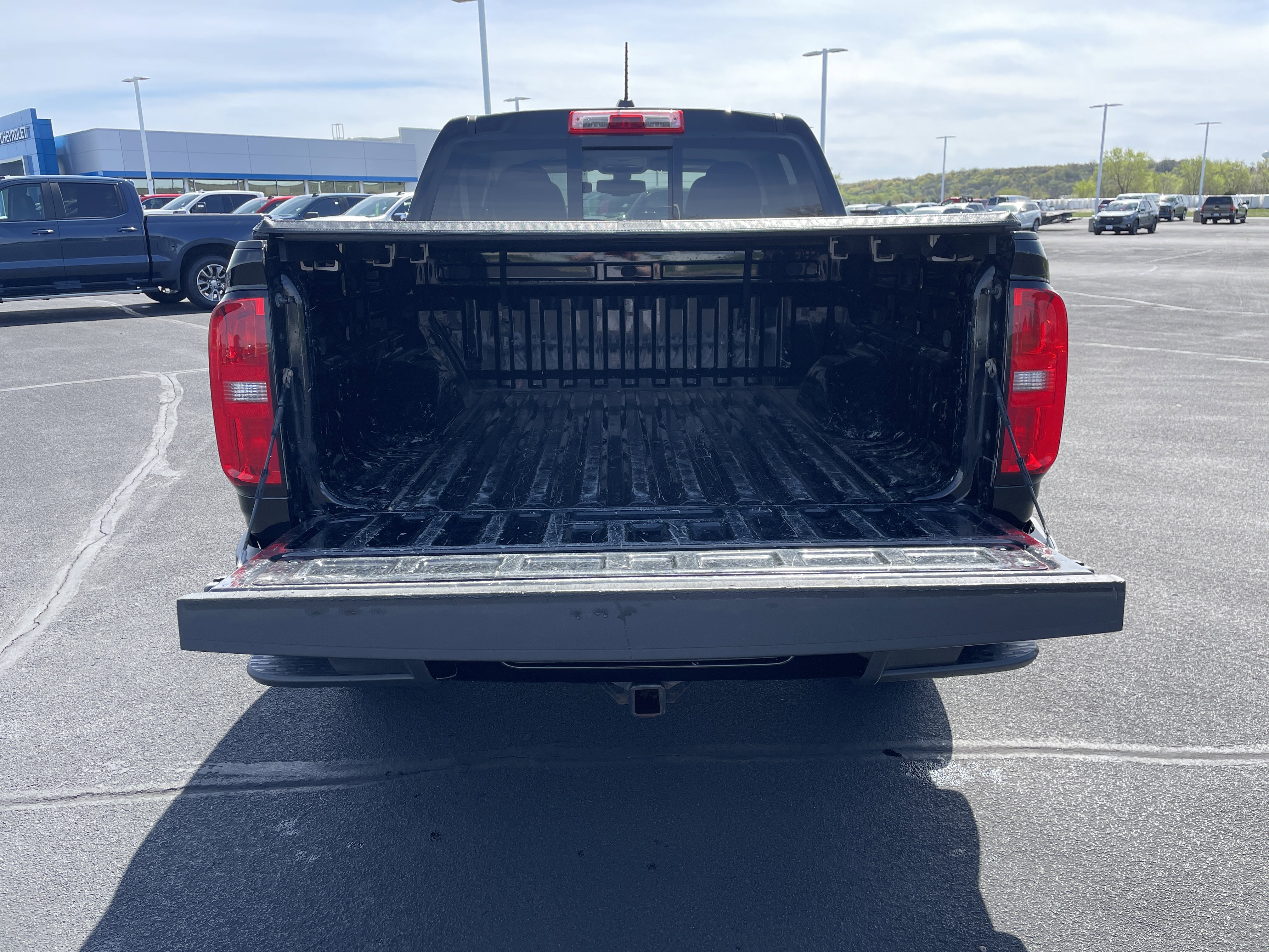 Used 2017 Chevrolet Colorado Z71 AWD/4WD image 21
