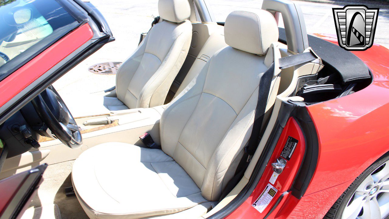 Used 2007 BMW Z4 3.0i image 11