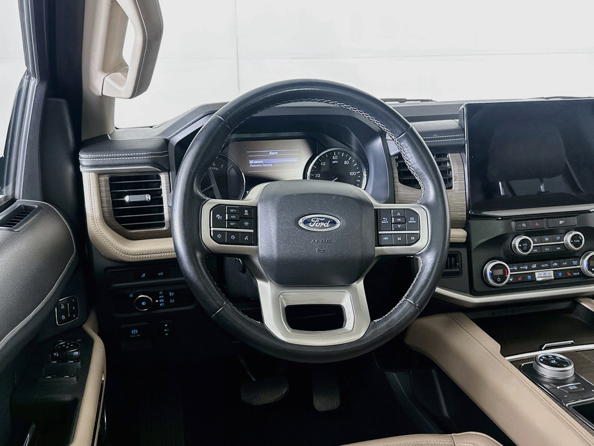 Used 2024 Ford Expedition Limited RWD image 18
