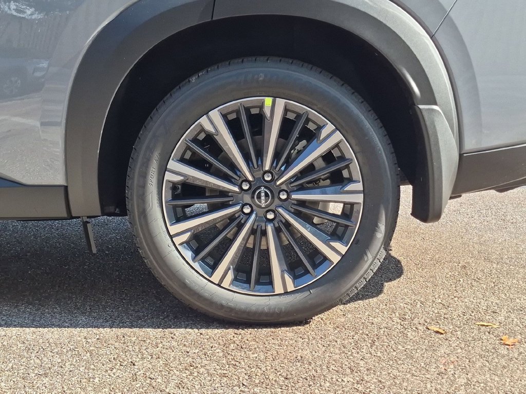 New 2026 Nissan Pathfinder Platinum AWD/4WD image 12