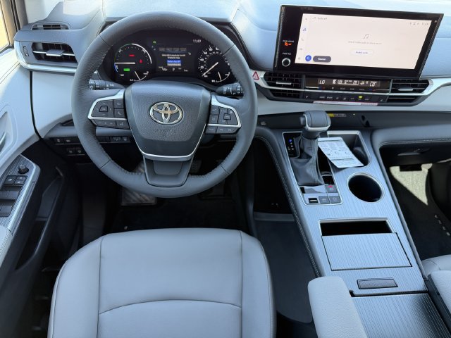 New 2026 Toyota Sienna XLE FWD image 11