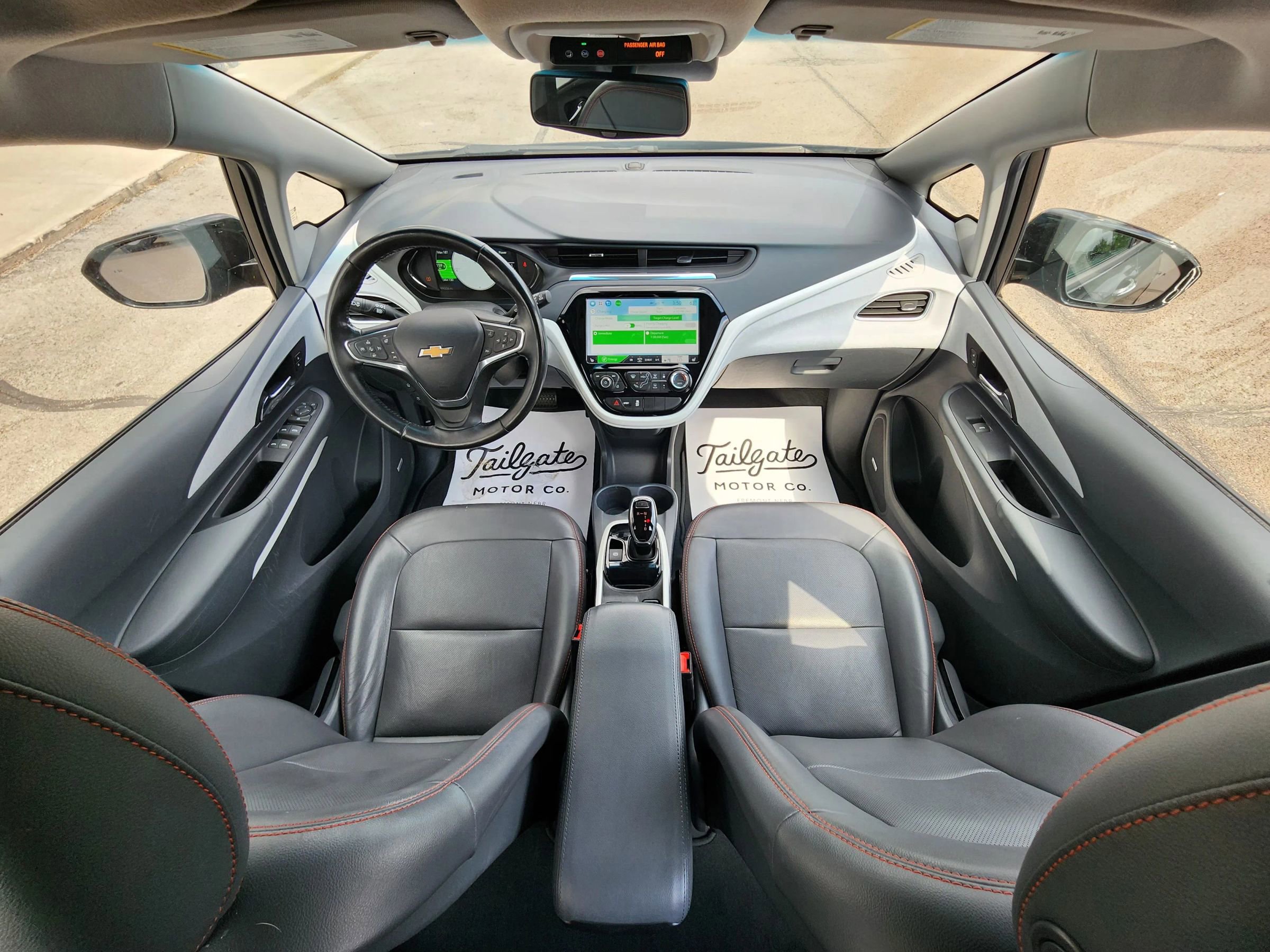Used 2019 Chevrolet Bolt Premier w/ Infotainment Package FWD image 17