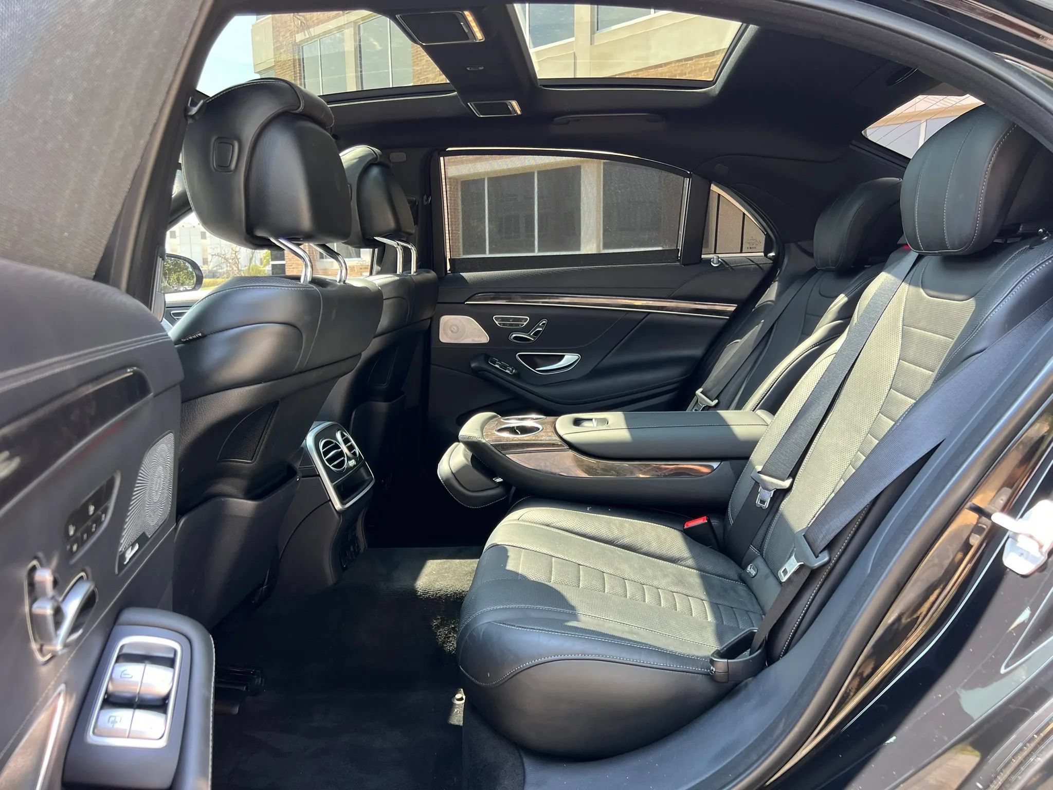 Used 2017 Mercedes-Benz S 550 4MATIC Sedan w/ Premium Package image 18